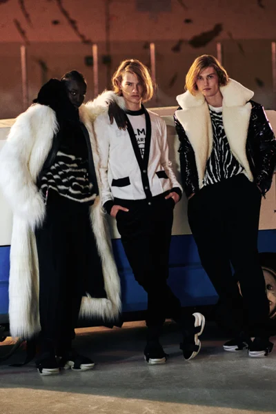 Look 12
